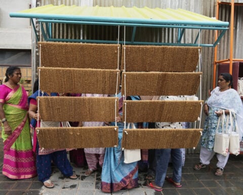 How an innovative portable shelter could help India's outdoor workers beat the heat