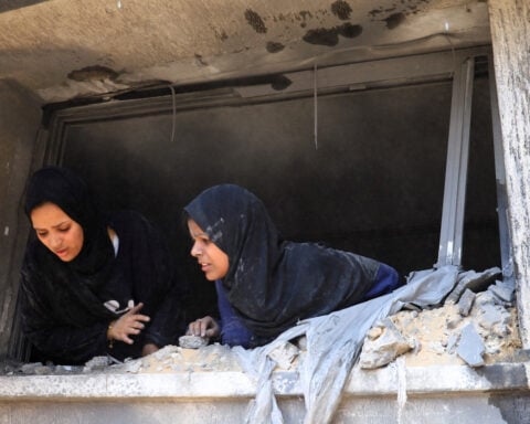 US-backed Gaza group suspends aid for a day over threats, Hamas vows to protect UN aid
