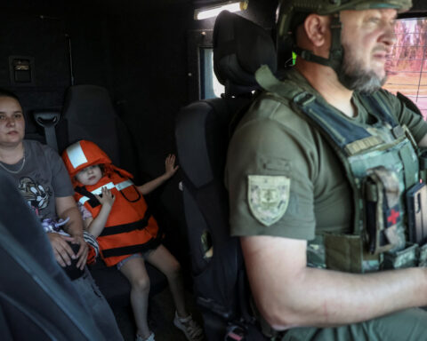 Russia advances to east-central Ukrainian region amid row over dead soldiers
