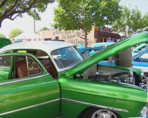 Thousands of car enthusiasts attend 4th annual Downtown Arlington Classic Car Show