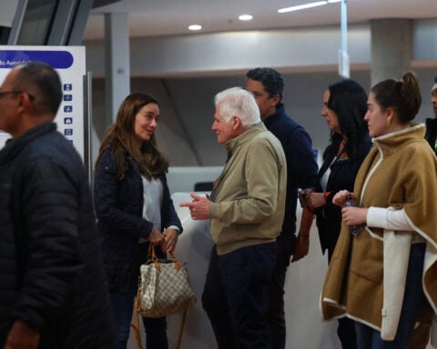 Surgery on Colombian senator Uribe went well after shooting, wife says