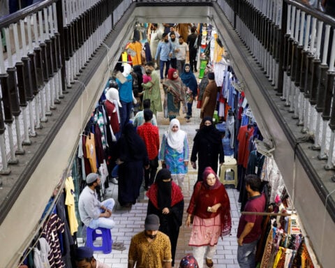 Pakistan's economy to grow 2.7% in fiscal 2025, survey shows