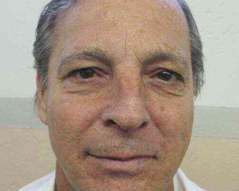 Alabama executes a man by nitrogen gas for the beating death of a woman in 1988