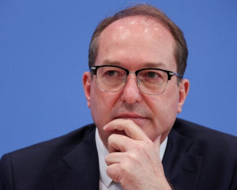 Germany urges Dutch to crack down on citizens' border checks