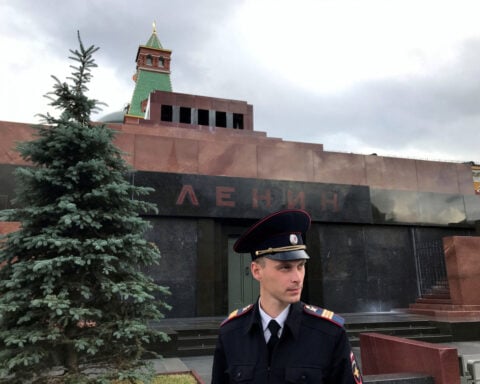 Goodbye Lenin? Russians flock to see Bolshevik leader's tomb before it closes for repairs