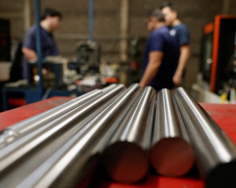 US, Mexico discuss deal to cut Trump's steel tariffs, sources say