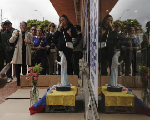 Colombian authorities charge 15-year-old with attempted murder of presidential candidate