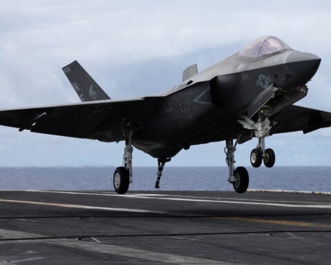 Pentagon slashes in half its request for Air Force F-35s, Bloomberg News reports