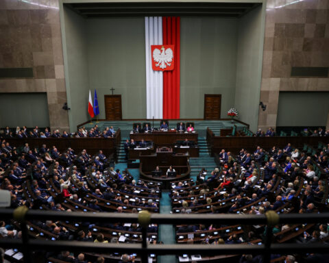 Polish government wins confidence vote after presidential election blow