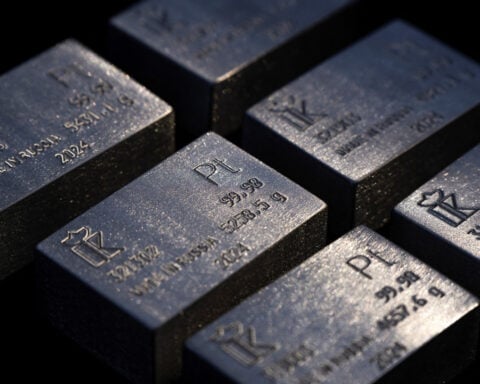 Platinum surges, palladium lags on narrow demand profile