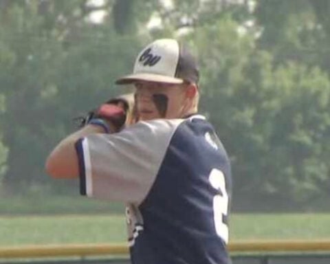 Iowa high schooler working his way back to baseball after losing leg