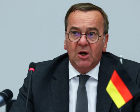 German defence minister visits Ukraine for talks on weapons support