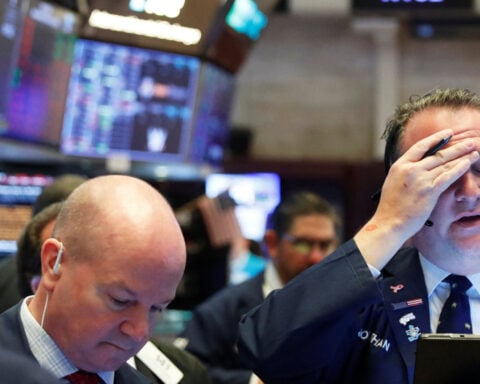 S&P 500 ends higher as Oracle reignites AI rally; Boeing drops