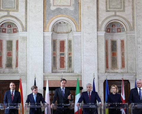 European foreign ministers ready to toughen action against Russia