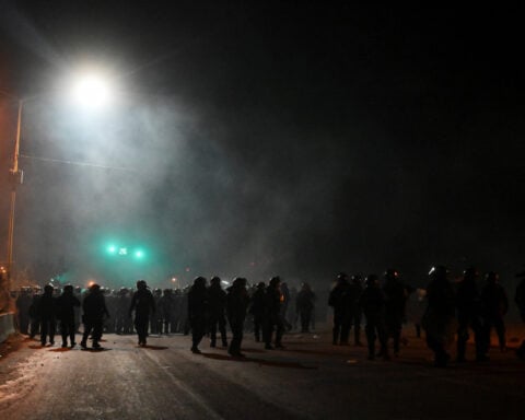 Bolivia anti-government protests turn deadly as tensions rise