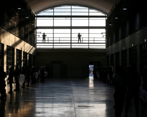 Peru weighs sending foreign prisoners to El Salvador