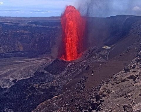 Kilauea’s 25th episode creates stunning lava display