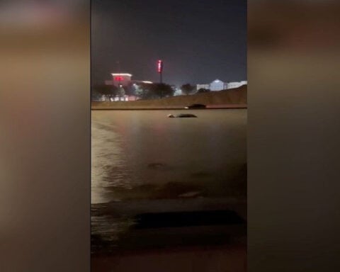 At least 5 dead, 2 missing after torrential rain floods San Antonio