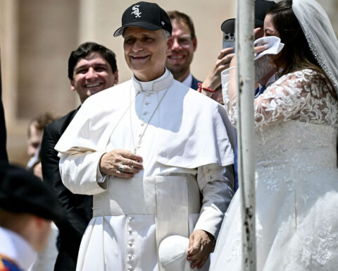 Pope Leo breaks from papal dress codes — with a White Sox baseball cap