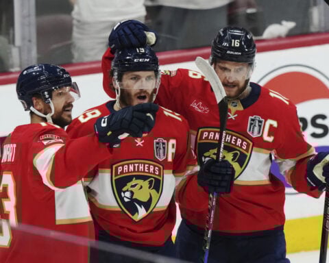 Panthers build and then squander a 3-goal lead against Oilers in Game 4 of Stanley Cup Final