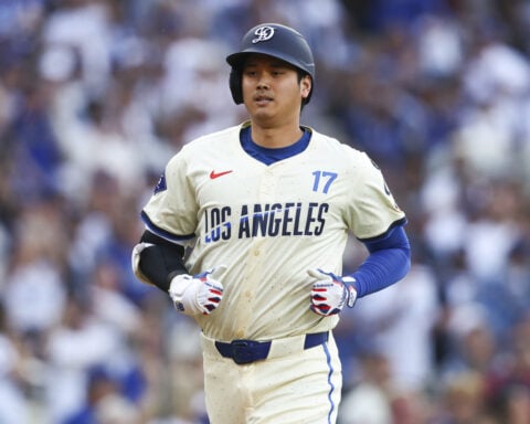 Shohei Ohtani hits 2 homers against Giants, ending the Dodgers star's 10-game homer drought
