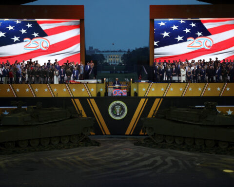 Trump praises US Army during military parade