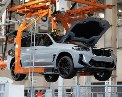 US manufacturing output barely rises in May