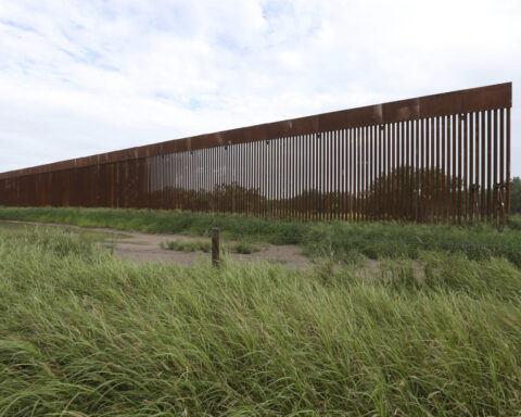 Texas stops providing new funding for border wall construction