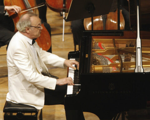 Alfred Brendel, pianist renowned for refined playing of Beethoven, dies at age 94