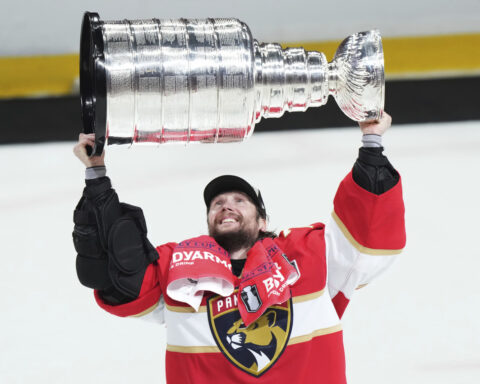 Sergei Bobrovsky's brilliance leads Florida Panthers to second straight Stanley Cup title