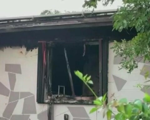 Family escapes Miami Gardens house fire that killed dog