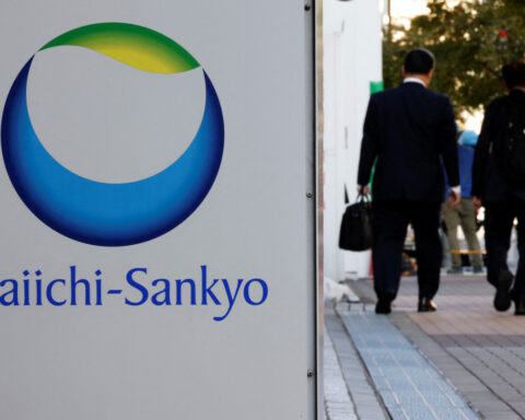 US approves AstraZeneca, Daiichi's treatment for lung cancer