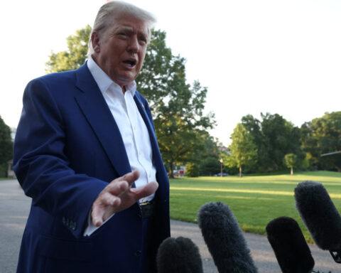 Trump rebukes Israel for post-ceasefire strikes