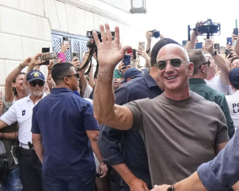 These are the celebs who are attending Jeff Bezos’ Venice wedding