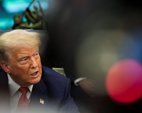 White House says Trump wrote Powell to urge lower rates