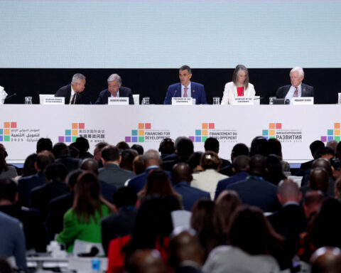 Global leaders pledge development push as US shuns UN summit