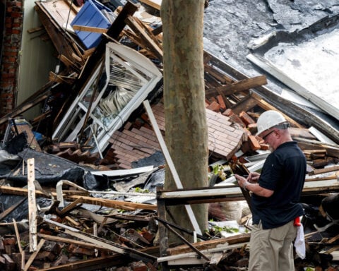 1 dead, 2 injured in Philadelphia explosion that damaged several homes