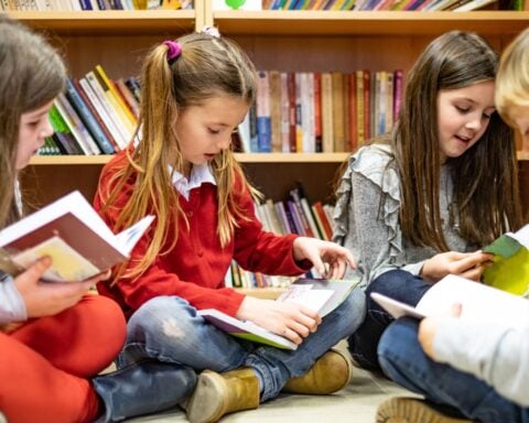Don’t let summer slide! Join L.A.’s summer reading programs and earn prizes