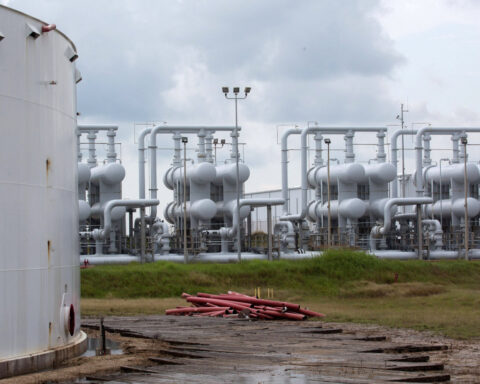 US Senate budget bill slashes money to fill oil reserve