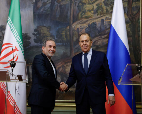 Russia's Lavrov meets Iran's Araqchi, renews offer to help solve conflict
