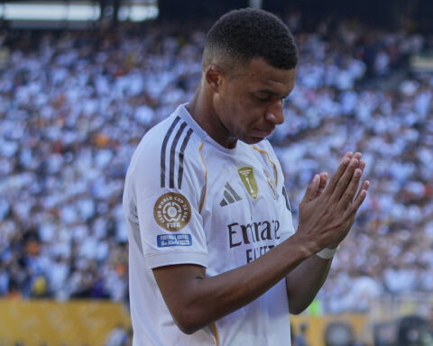 Mbappé drops legal harassment case against PSG and seeks reconciliation
