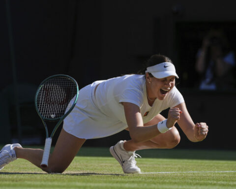 Sabalenka gets past Siegemund and faces Anisimova in the Wimbledon semifinals. Fritz vs. Alcaraz