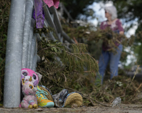 Timeline raises questions over how Texas officials handled warnings before the deadly July 4 flood