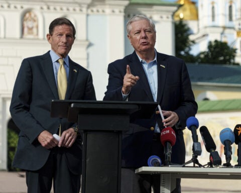 US senators pushing bipartisan bill on new Russia sanctions brief European allies and Ukraine