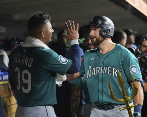 Mariners' Cal Raleigh breaks AL record with 38 homers before the All-Star break