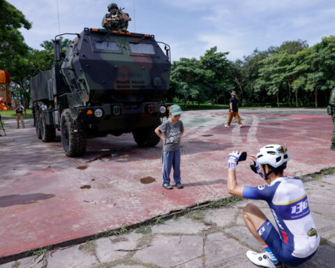 Taiwan deploys advanced US HIMARS rockets in annual drills