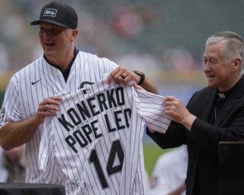 From one 14 to another, White Sox great Konerko gets gift from Pope Leo XIV in honor of 2005 title