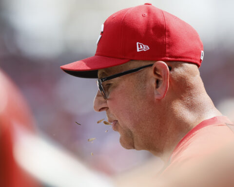 Terry Francona gets his 2,000th managerial win as the Reds beat the Rockies 4-2