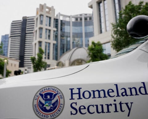 US appeals court temporarily upholds protected status for Afghans