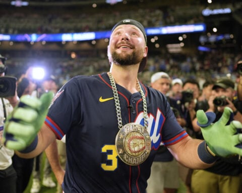 With family support, Cal Raleigh becomes first catcher, switch-hitter to win Home Run Derby
